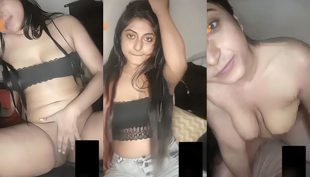 Sexy Indian Mal Showing Fingering