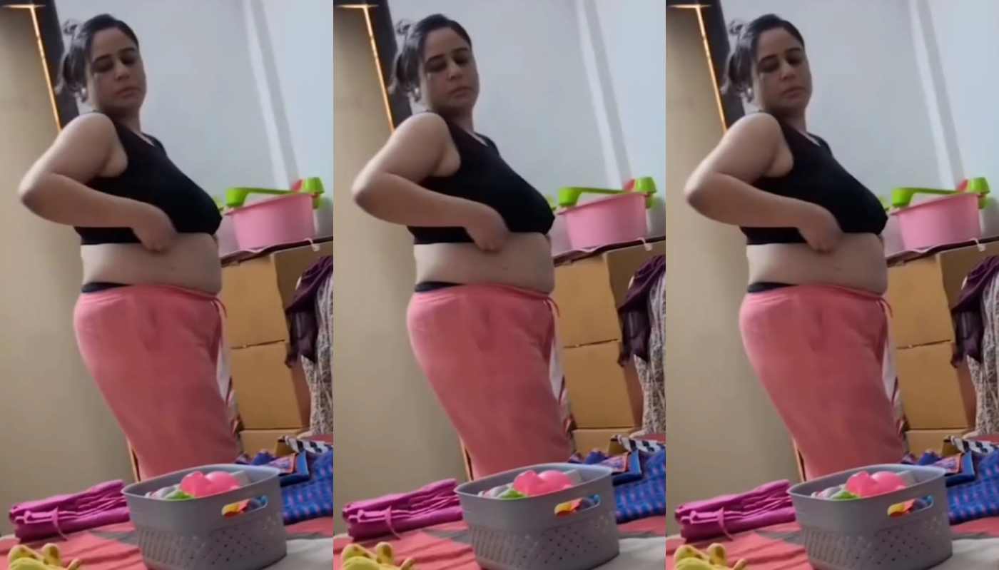 Tharki Husband Recording Her Wife Bra Changing VDO